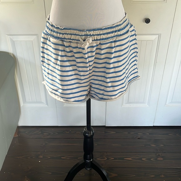Blue and white shorts - Picture 1 of 6